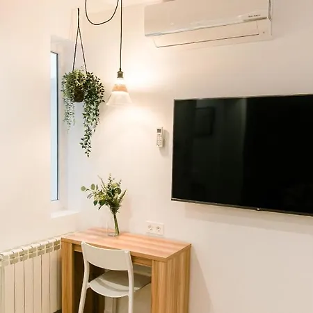 Estupendo Piso De 2 En La Gran Vía. A/a. Wifi.